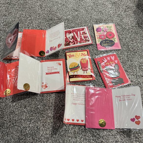 Lot of 25 Valentine's Day Cards, Envelopes VOILA Factory Sealed w/ Sticker Seals - Picture 3 of 7